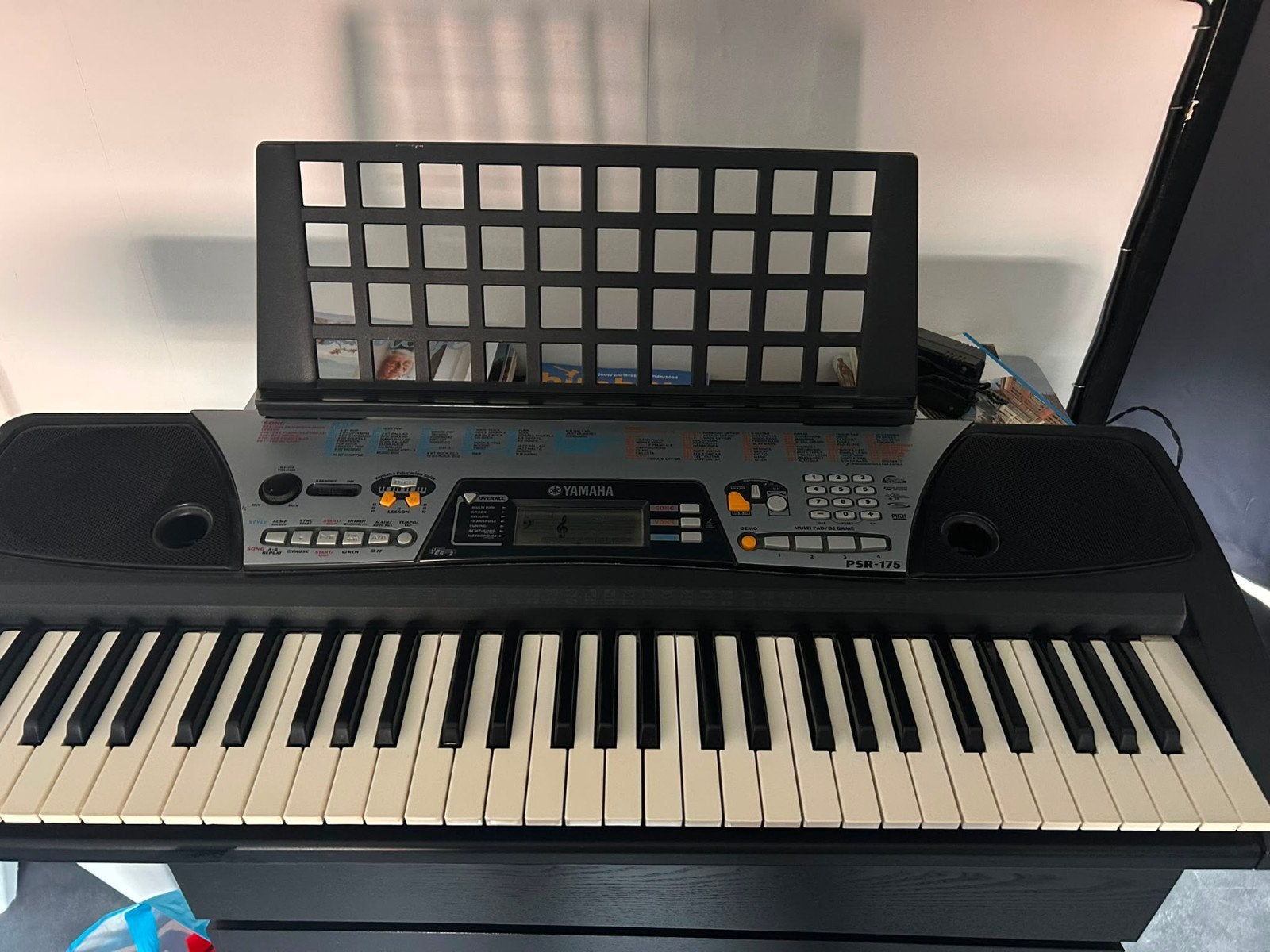 Yamaha PSR-175 Keyboard met standaard, Muziek en Instrumenten, Keyboards, Ophalen, 61 toetsen, Yamaha, Zo goed als nieuw