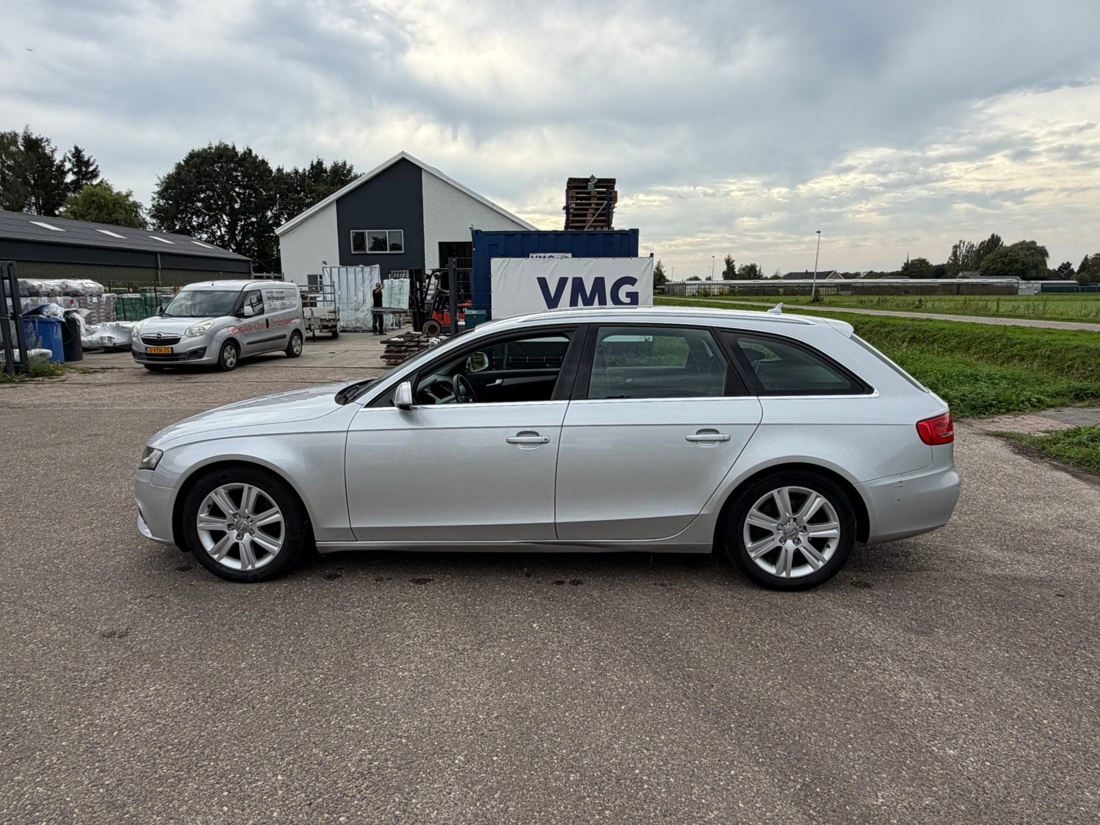 Audi A4 2.7 TDI 140KW Avant Multitronic 2009 Grijs, Auto's, Zwart, 190 pk, 2698 cc, A4