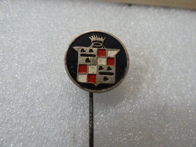 Vintage Speldje met Wapen en Kroon, Verzamelen, Ophalen of Verzenden, Gebruikt, Overige onderwerpen, Speldje of Pin