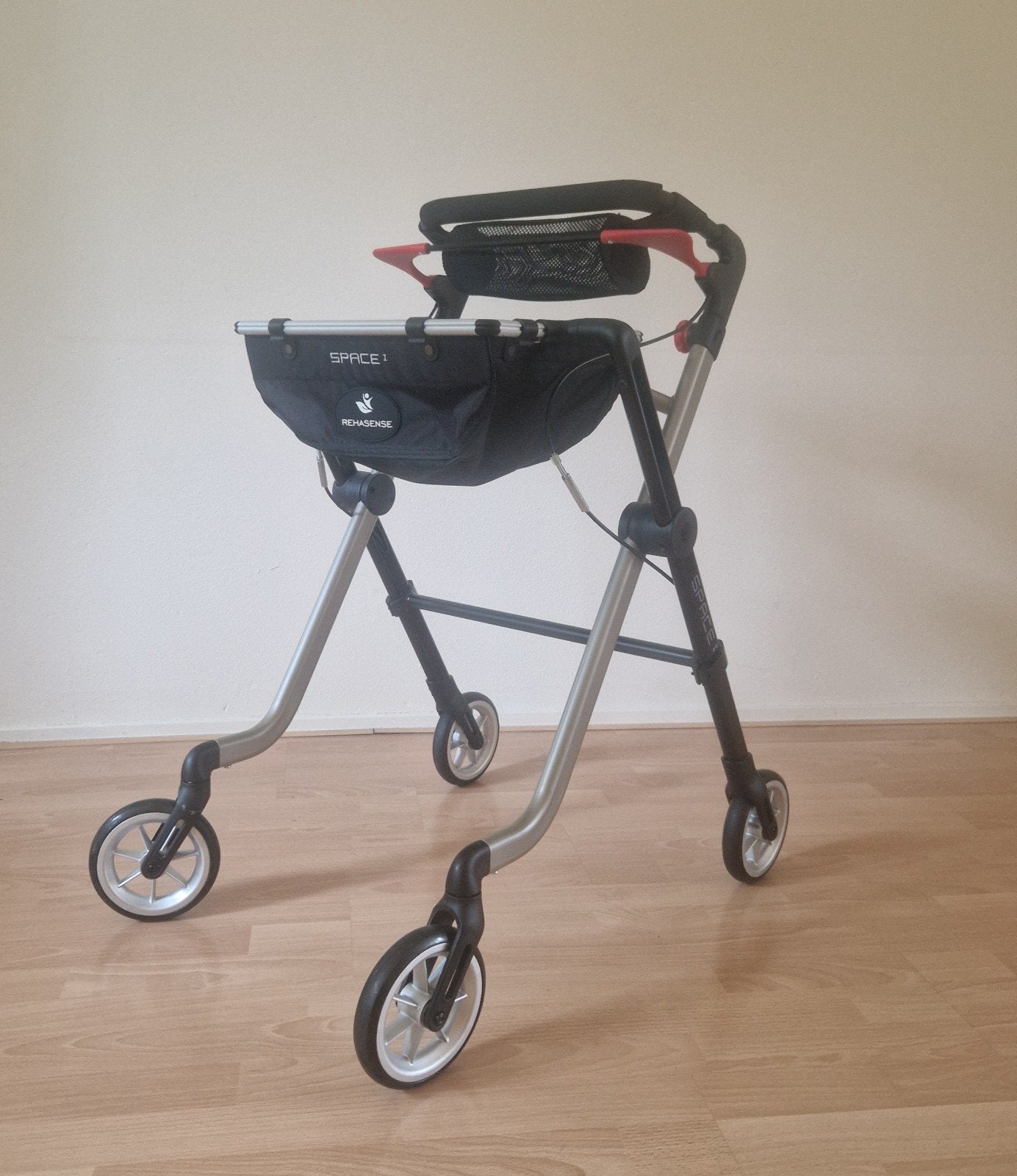 Nieuwe Rollator kwaliteitsmerk Rehasense; lichtgewicht., Diversen, Rollators, Ophalen, Opvouwbaar, Nieuw