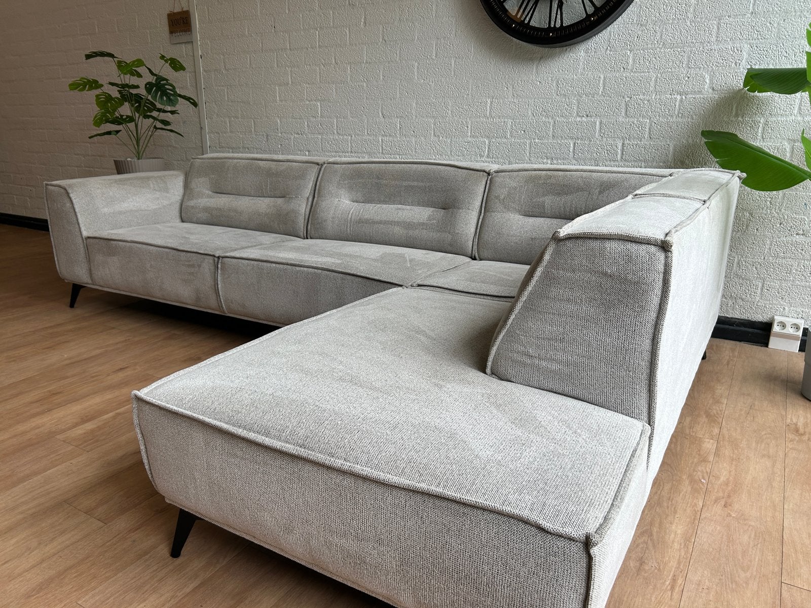 Luxe De Bommel | Grijze Hoekbank | Gereinigd & Geïmpregneerd, Huis en Inrichting, Banken | Bankstellen, Luxe, Hoekbank, 300 cm of meer