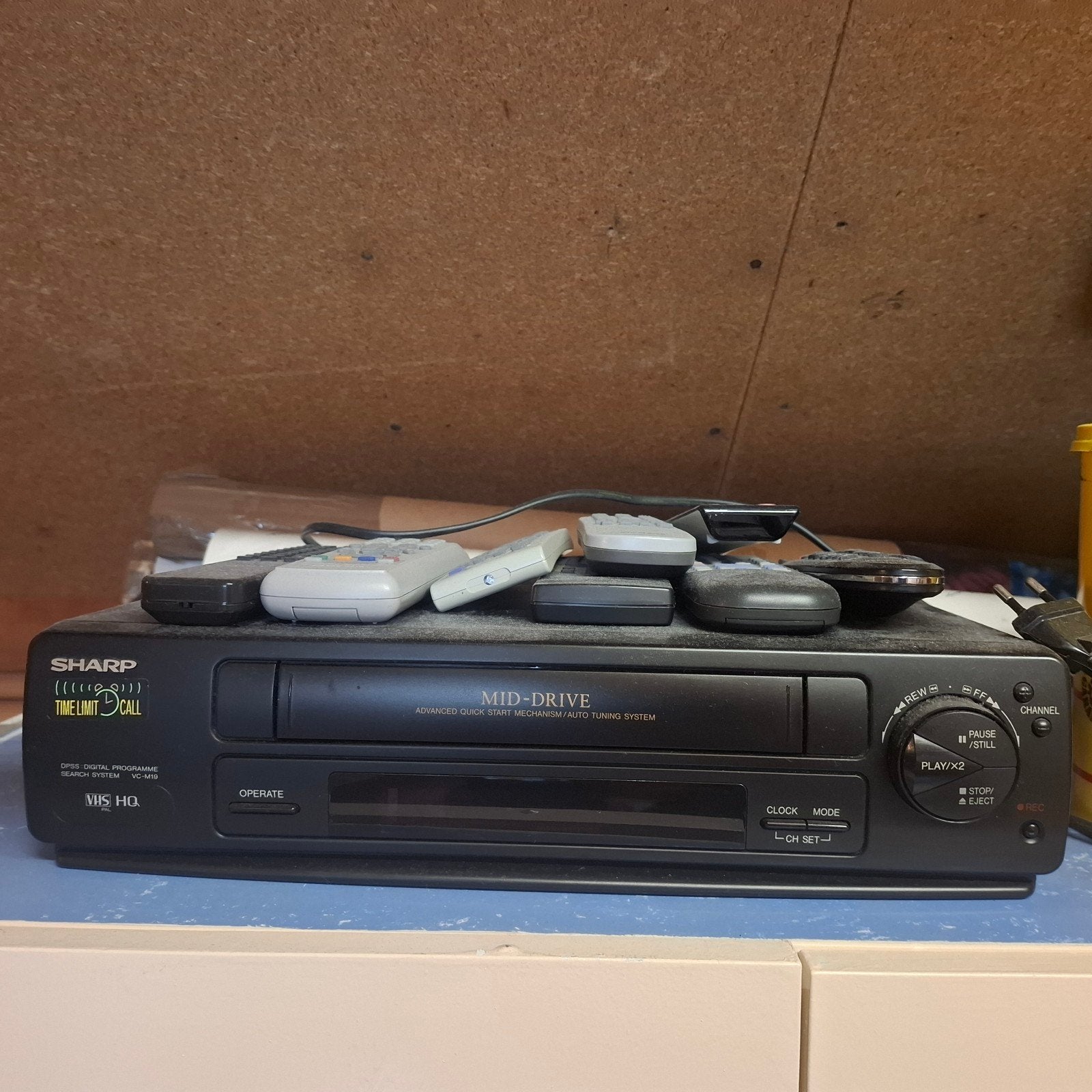 Sharp VHS HQ Videorecorder - Mid-Drive Systeem, Audio, Tv en Foto, Videospelers, Ophalen, Gebruikt, VHS-speler of -recorder
