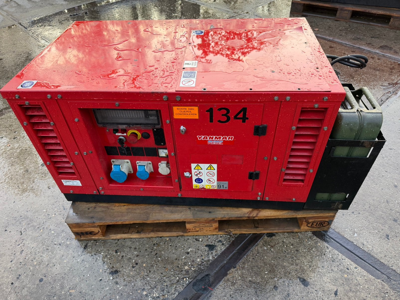 Newboy europower aggregaat generator, Ophalen, Gebruikt, Dieselolie, Geluidgedempt