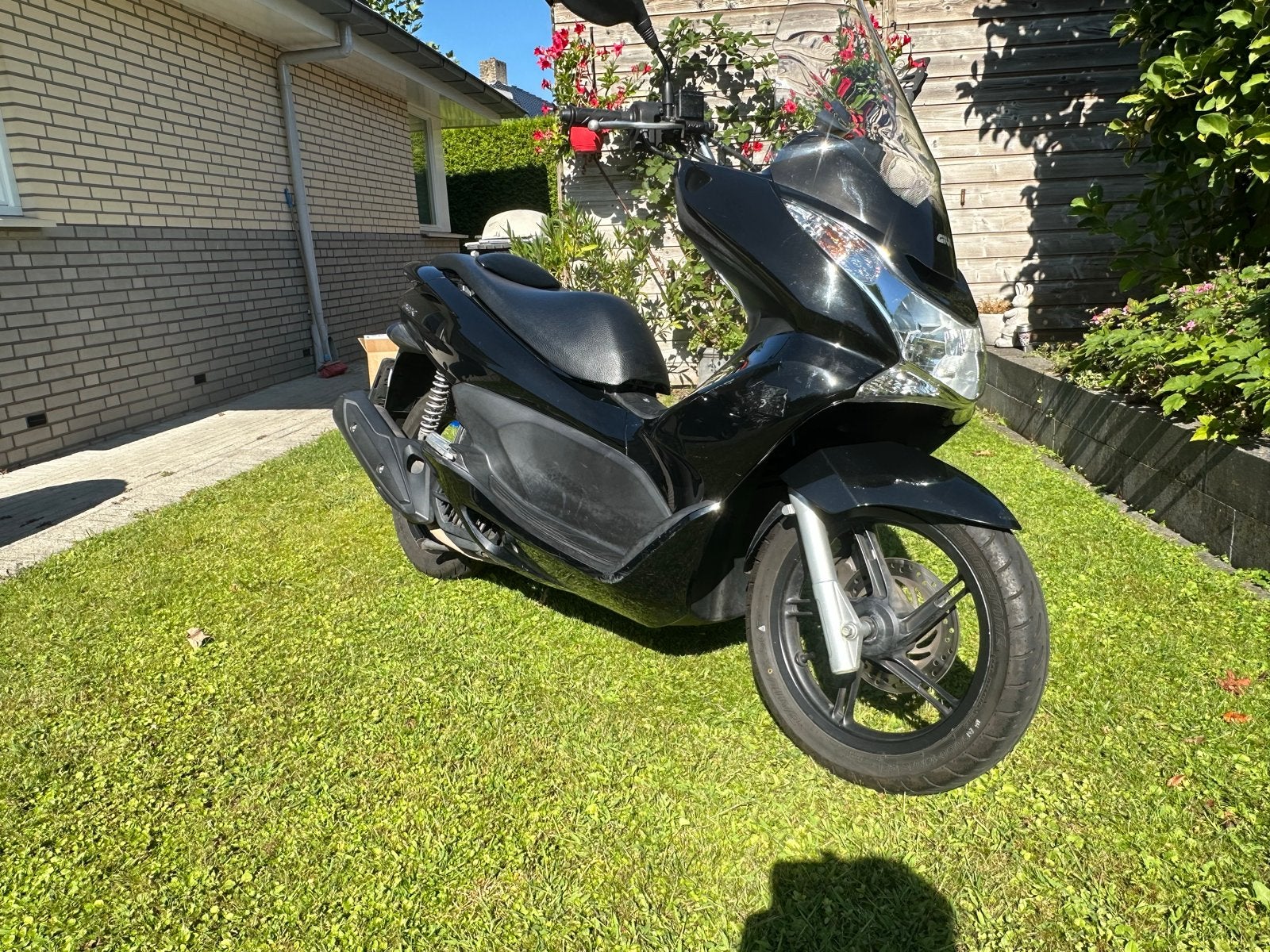Honda PCX JF28 2011 - Zwarte Scooter, Scooter, 125 cc, 11 kW of minder, Automaat
