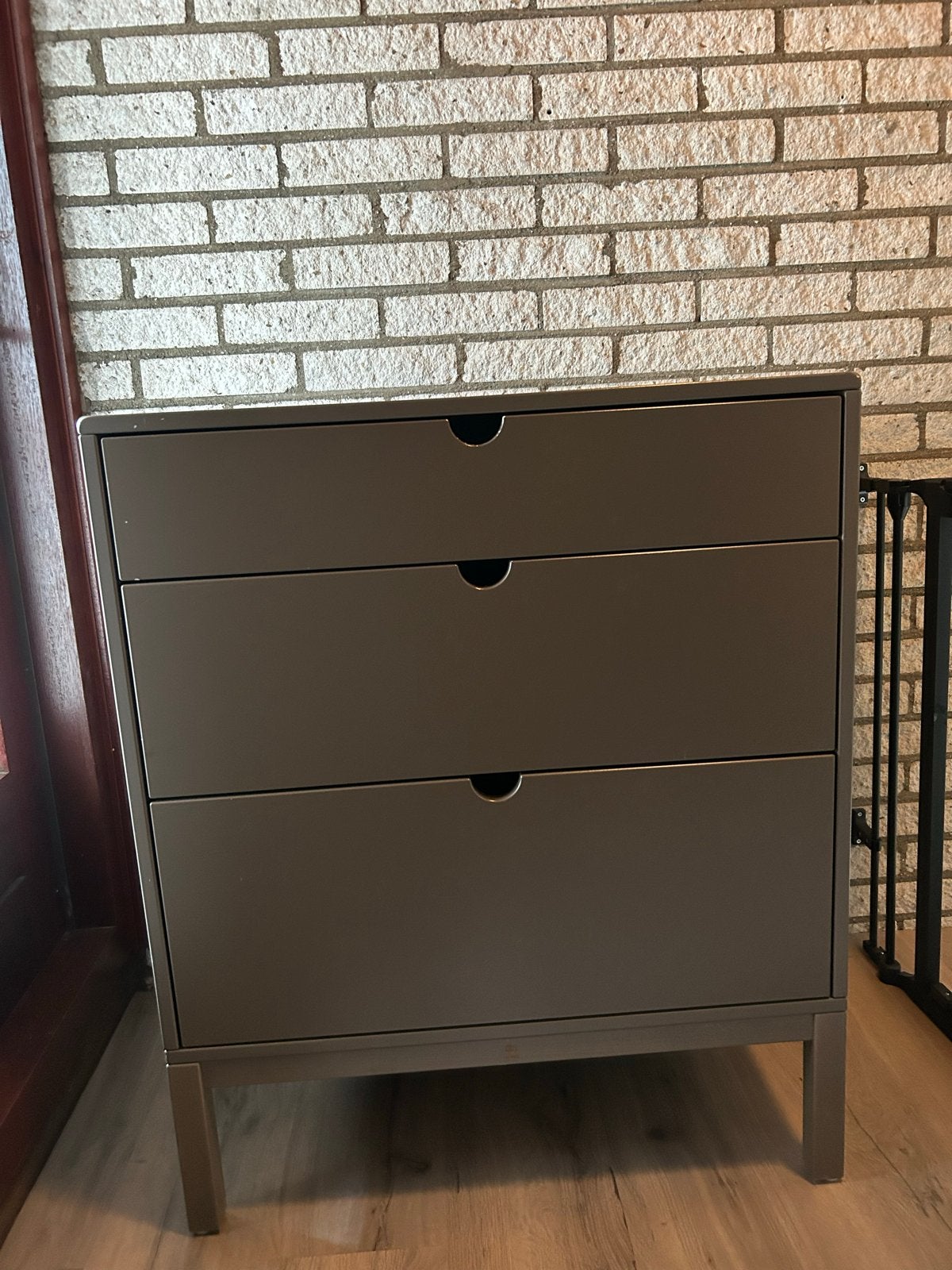 Stokke Commode donkergrijs met 3 lades, Ophalen, Gebruikt, 50 tot 70 cm, 75 tot 100 cm