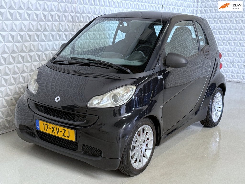 Smart Fortwo coupé 1.0 Pure Automaat + Airconditioning, Auto's, Smart, Gebruikt, 18 €/maand, 61 pk, Zwart