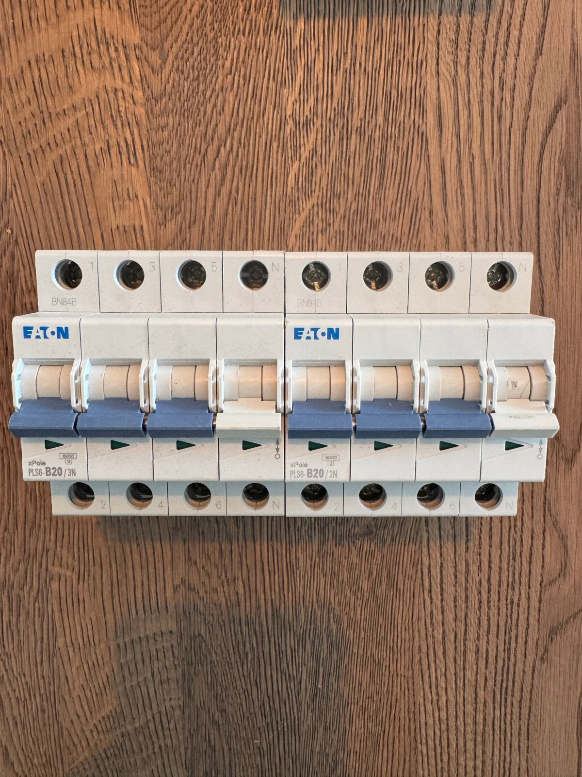 Eaton B20/3N Installatieautomaten (2 stuks), Ophalen of Verzenden, Gebruikt, Eaton, Installatieautomaat