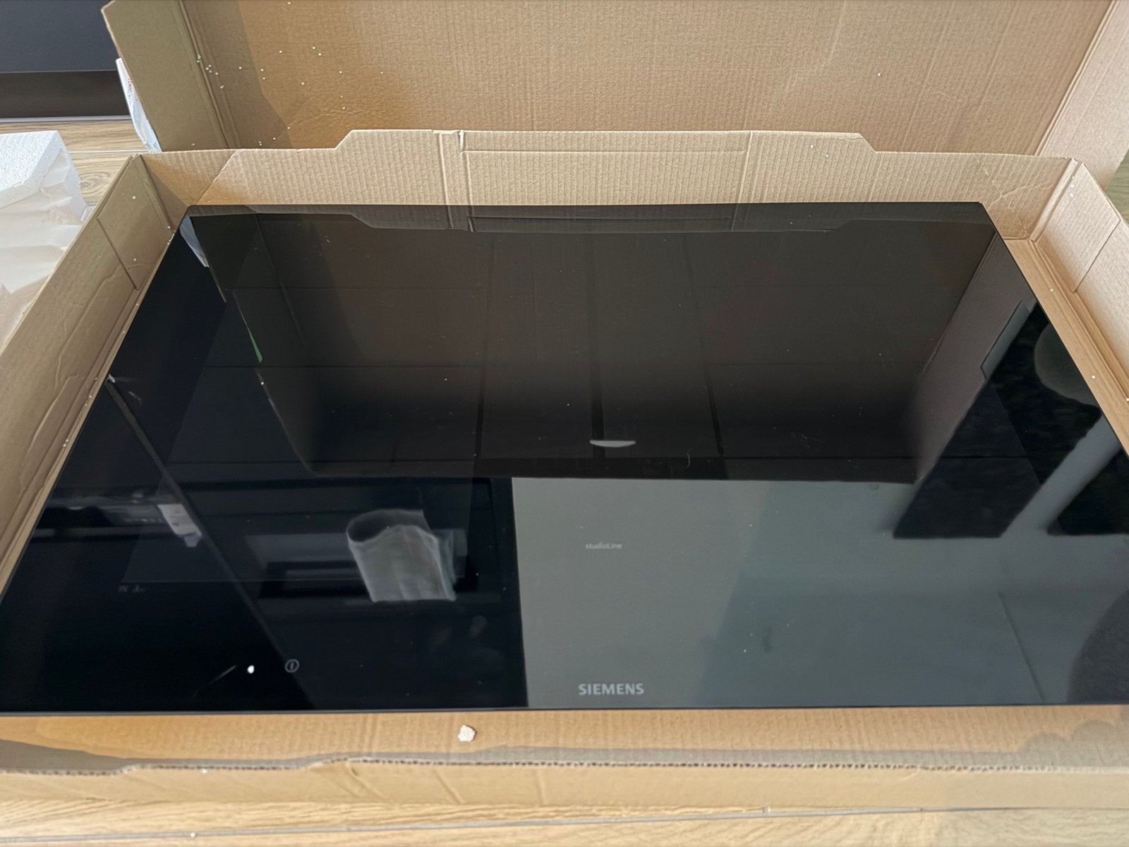 Siemens iQ700 Inductiekookplaat 81 cm Zwart (beschadigd), Witgoed en Apparatuur, Ophalen, 4 kookzones, Zo goed als nieuw, Energieklasse A of zuiniger