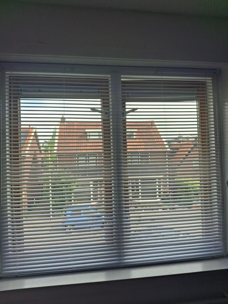 Witte aluminium jaloezieën 140x127cm 2 stuks, Ophalen, Gebruikt, 100 tot 150 cm, Modern, Functioneel