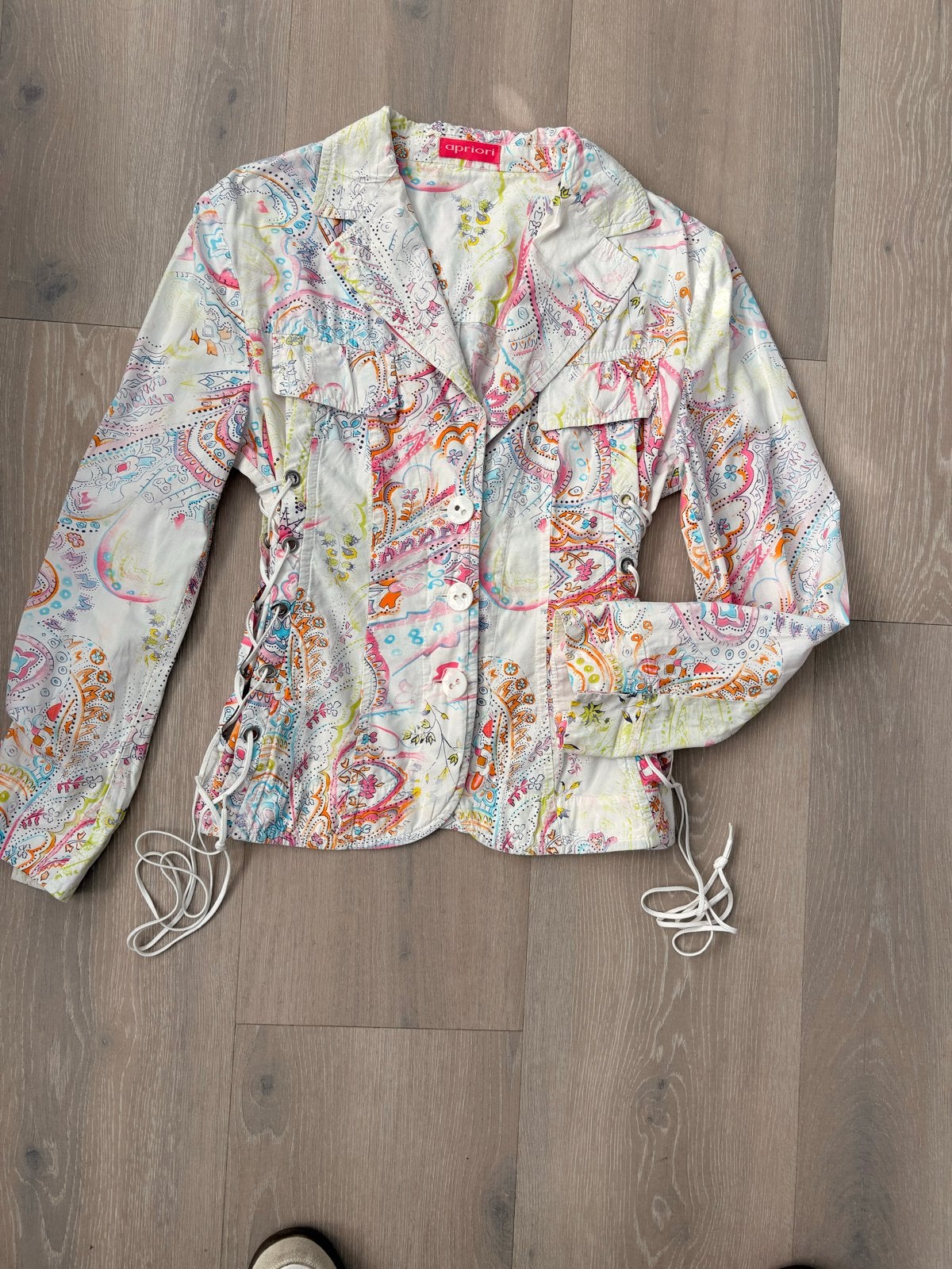 Apriori jasje met kleurrijke paisley print en vetersluiting, Kleding | Dames, Ophalen of Verzenden, Gedragen, Maat 38/40 (M), Meerkleurig