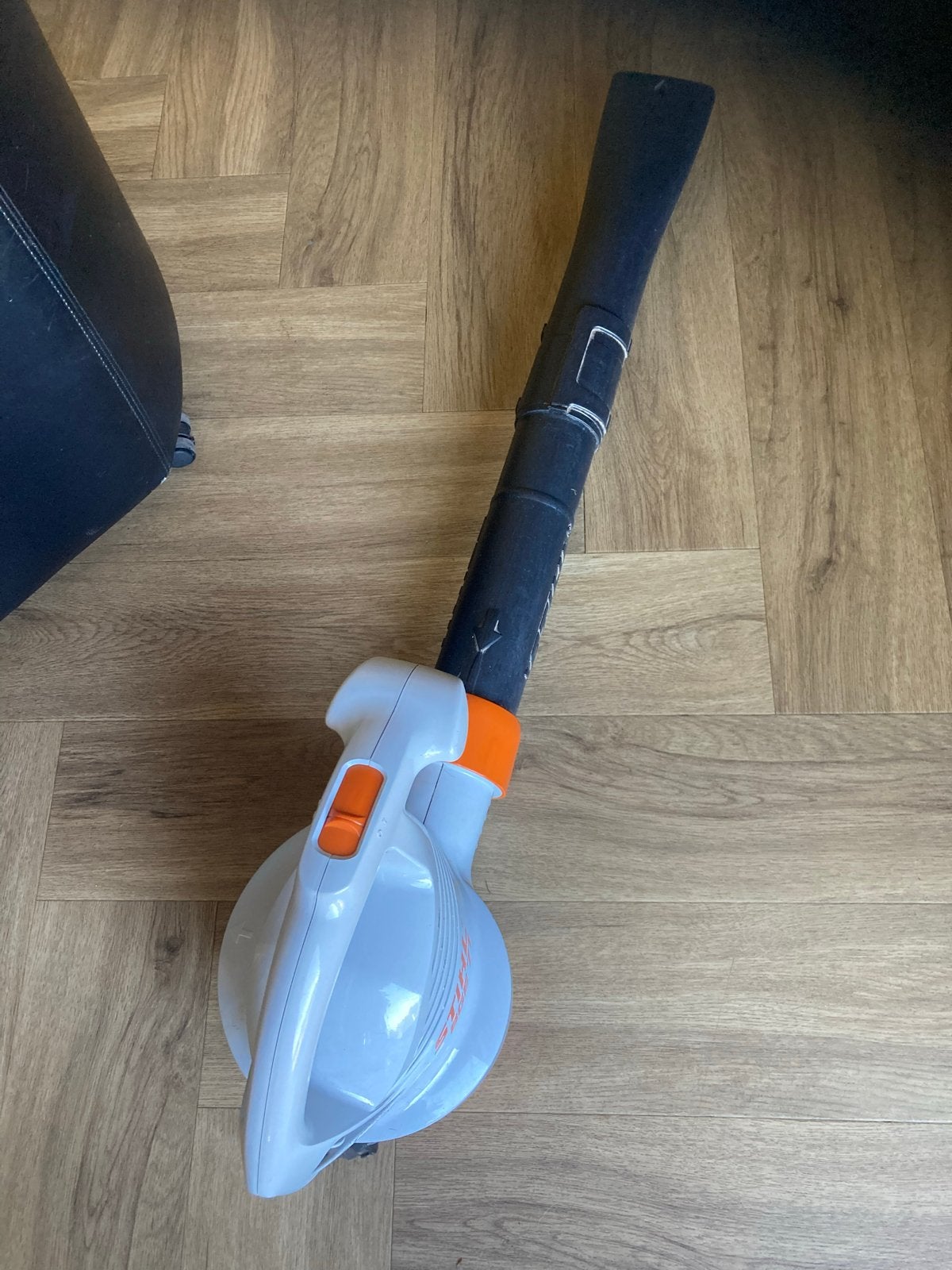 Stihl BGE 71 Bladblazer - 2 jaar oud, Ophalen, Zo goed als nieuw, Elektrisch, Handgedragen