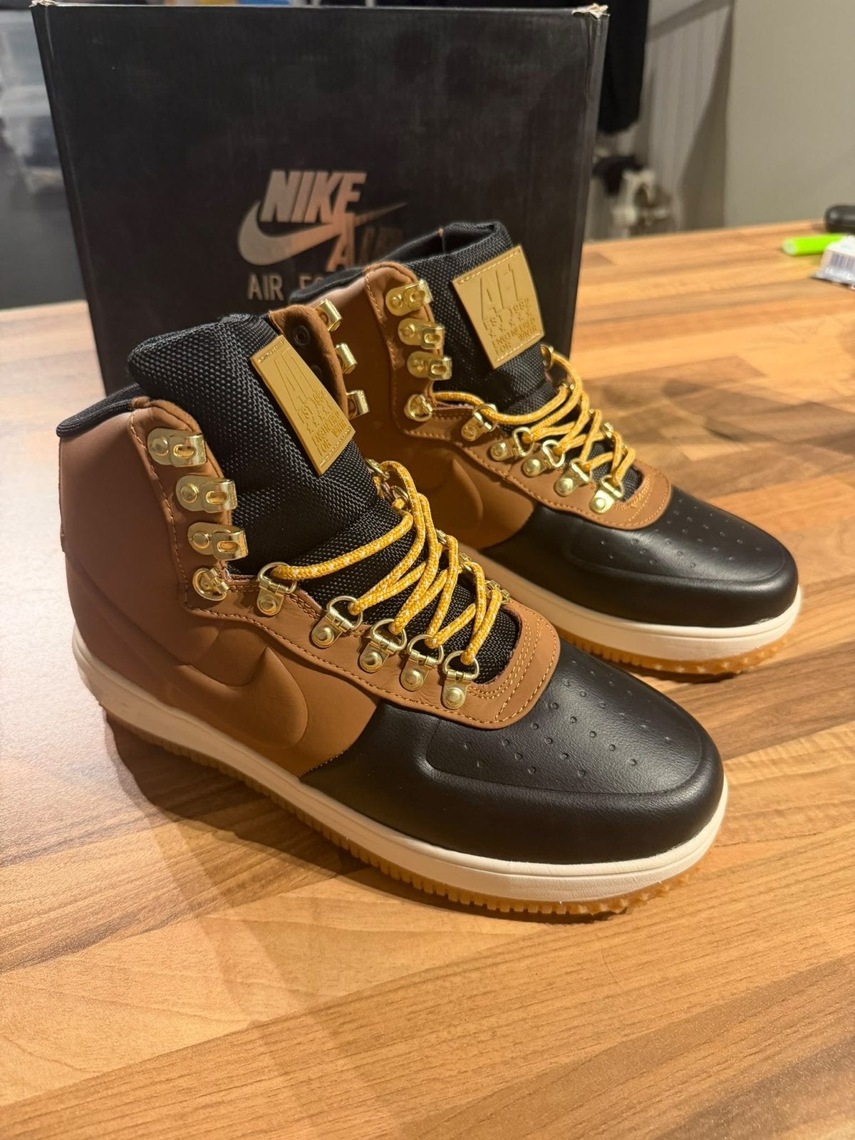 Nike Air Force 1 Boots - Bruin/Zwart - Maat 43 - Nieuw, Bruin, Boots, Nieuw, Ophalen of Verzenden