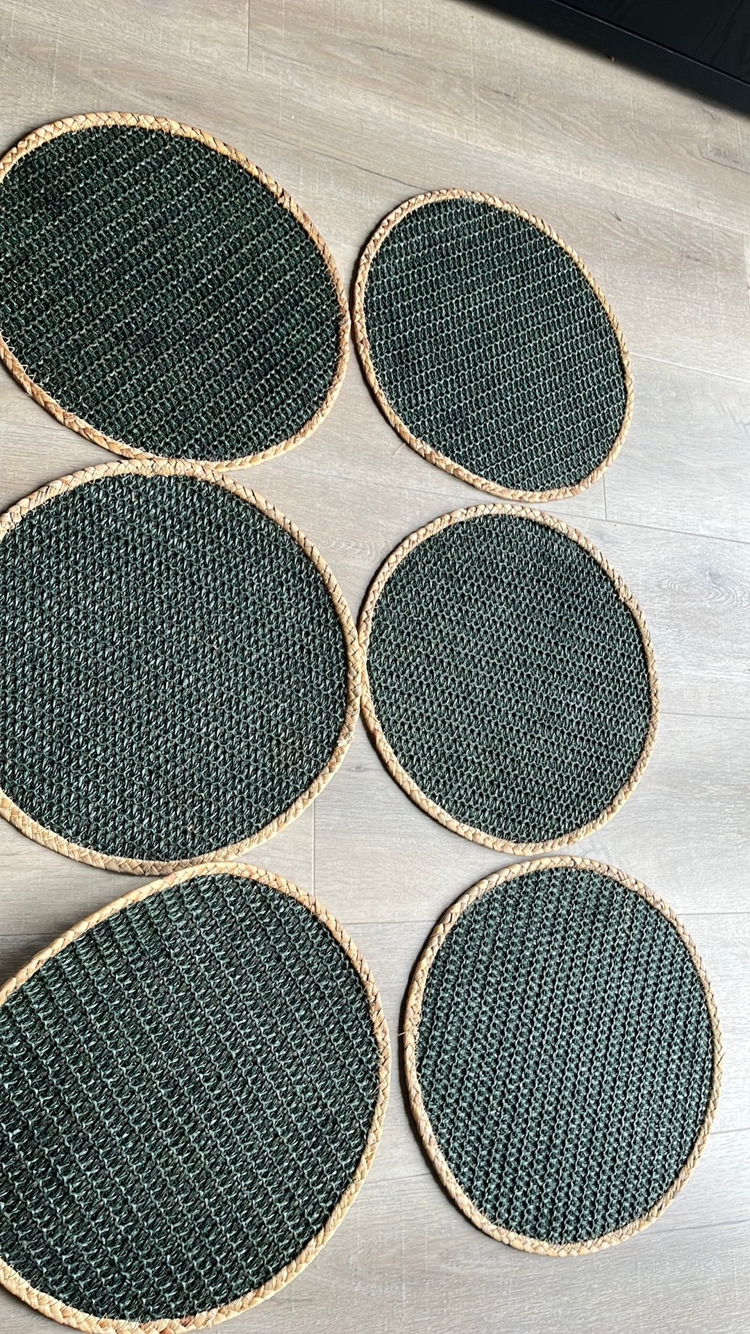 Zes donkergroene placemats van xenos, Ophalen, Zo goed als nieuw
