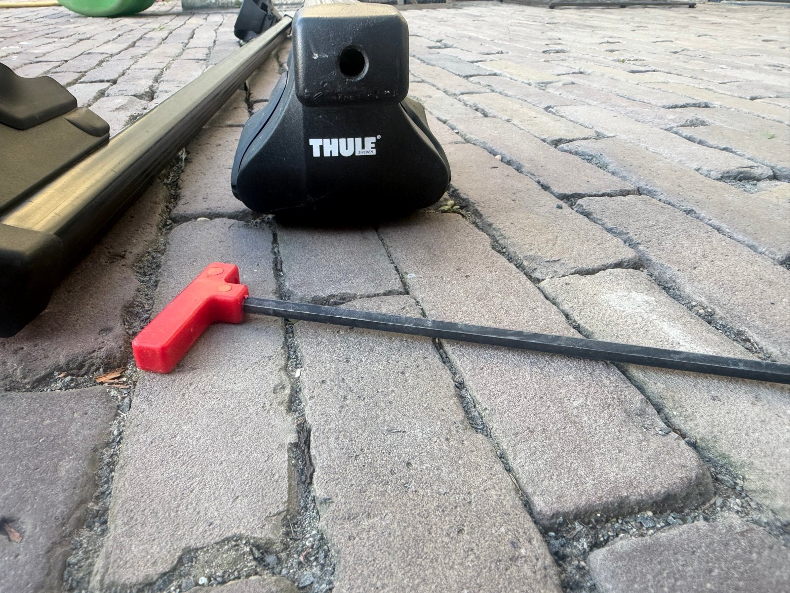 Thule dakdragers met sleutel, Ophalen, Gebruikt