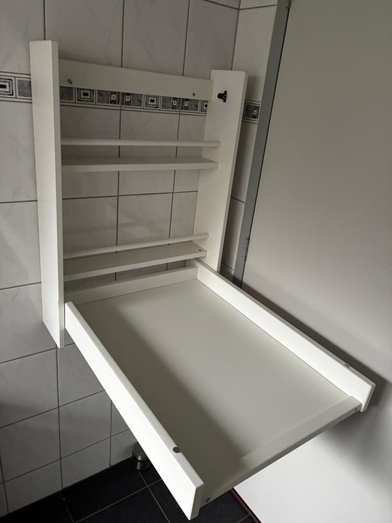Wandgemonteerde opklapbare commode met planken, Kinderen en Baby's, Kinderkamer | Commodes en Kasten, Gebruikt, Commode, 105 cm of meer