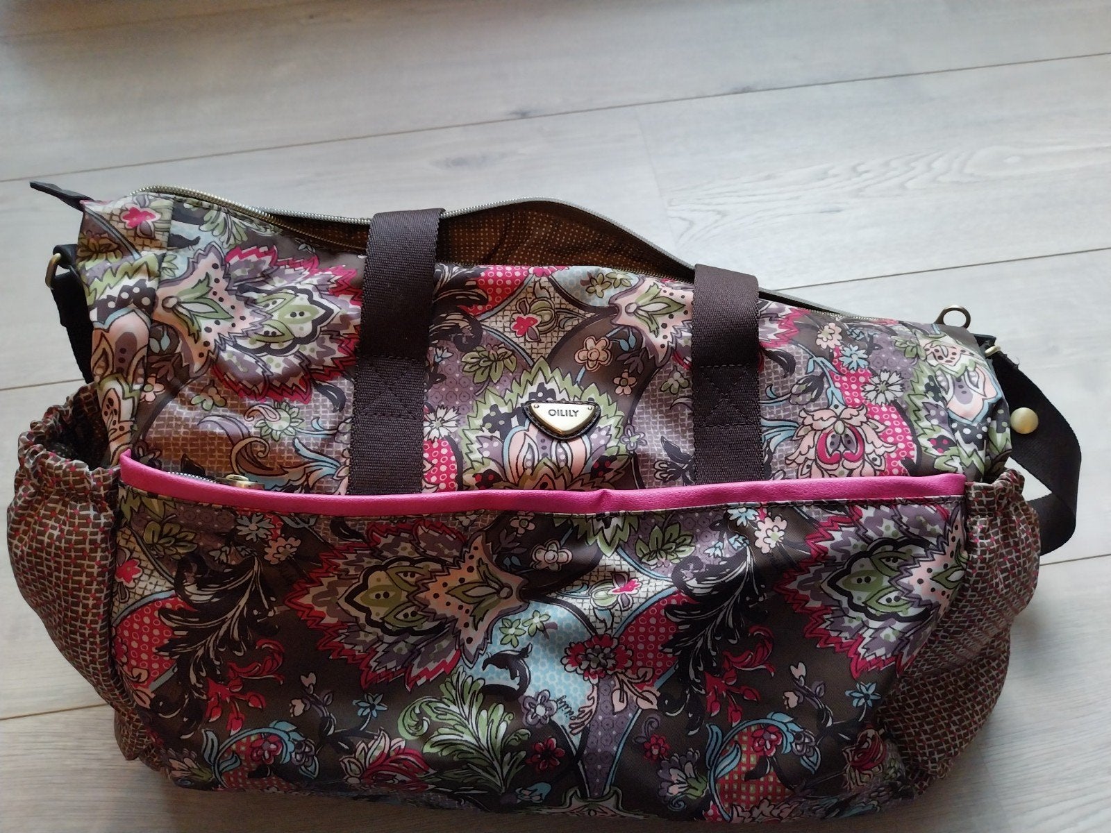 Oilily Luiertas met Verschoonmatje -Bloemenprint, Kinderen en Baby's, Luiertassen, Ophalen of Verzenden, Zo goed als nieuw