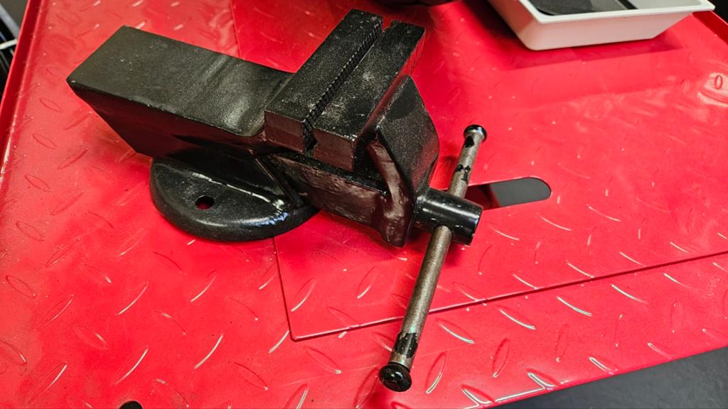 Bankschroef, Doe-het-zelf en Verbouw, Gereedschap | Handgereedschap, Ophalen, Gebruikt