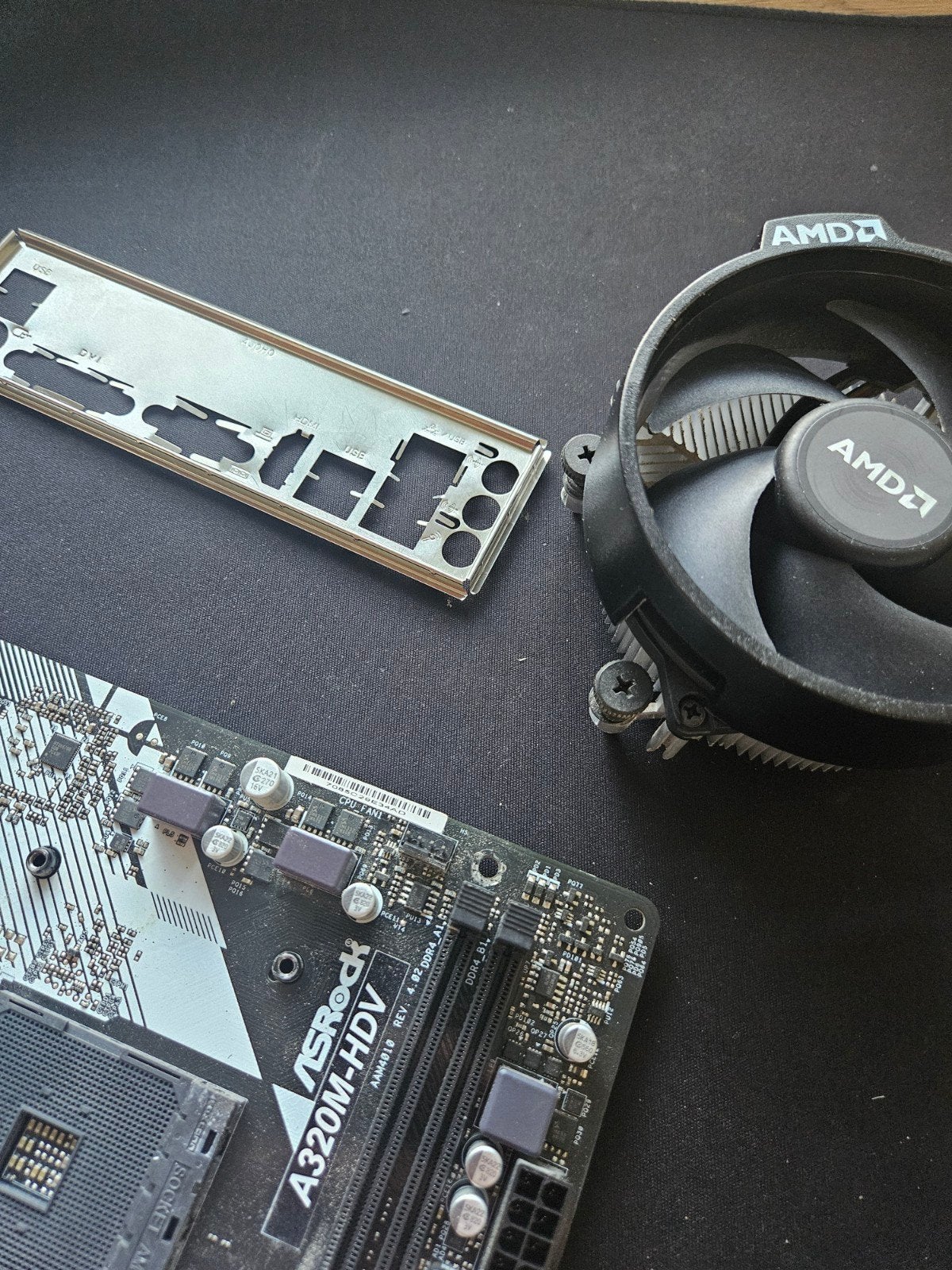 AMD Ryzen 5 3200G Processor met ASRock A320M-HDV Moederbord, Computers en Software, Ophalen, Gebruikt, AM4, 3 tot 4 Ghz