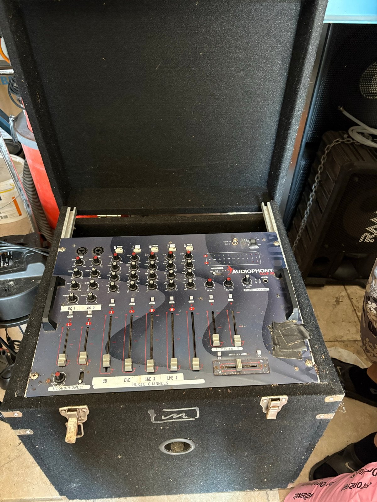 Audiophony mengpaneel met ingebouwde DVD/CD spelers, Ophalen of Verzenden, Gebruikt, 5 tot 10 kanalen, Microfooningang