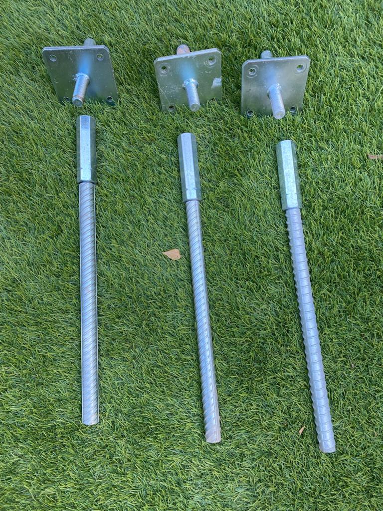 3x Verstelbare paalhouders met betonijzer, Ophalen of Verzenden, Gebruikt, 250 mm of meer, Overige typen