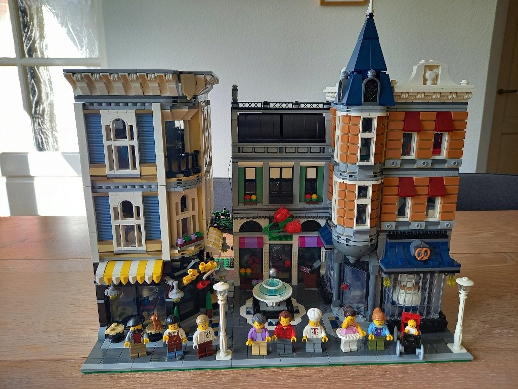 Lego Assembly square - 10255 met ingebouwde verlichtingsset, Compleet, Lego, Ophalen of Verzenden, Zo goed als nieuw