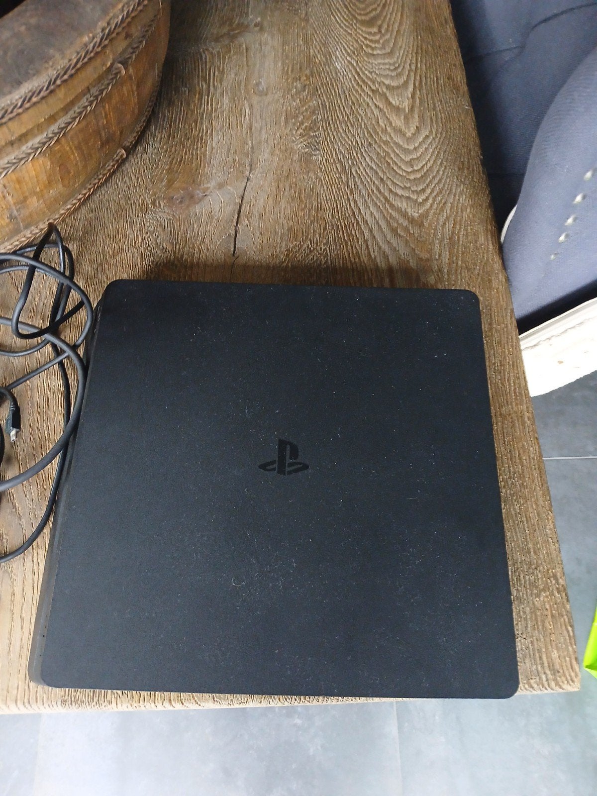 PlayStation 4 Slim met 2 controllers en Diablo III, Spelcomputers en Games, Ophalen, Gebruikt