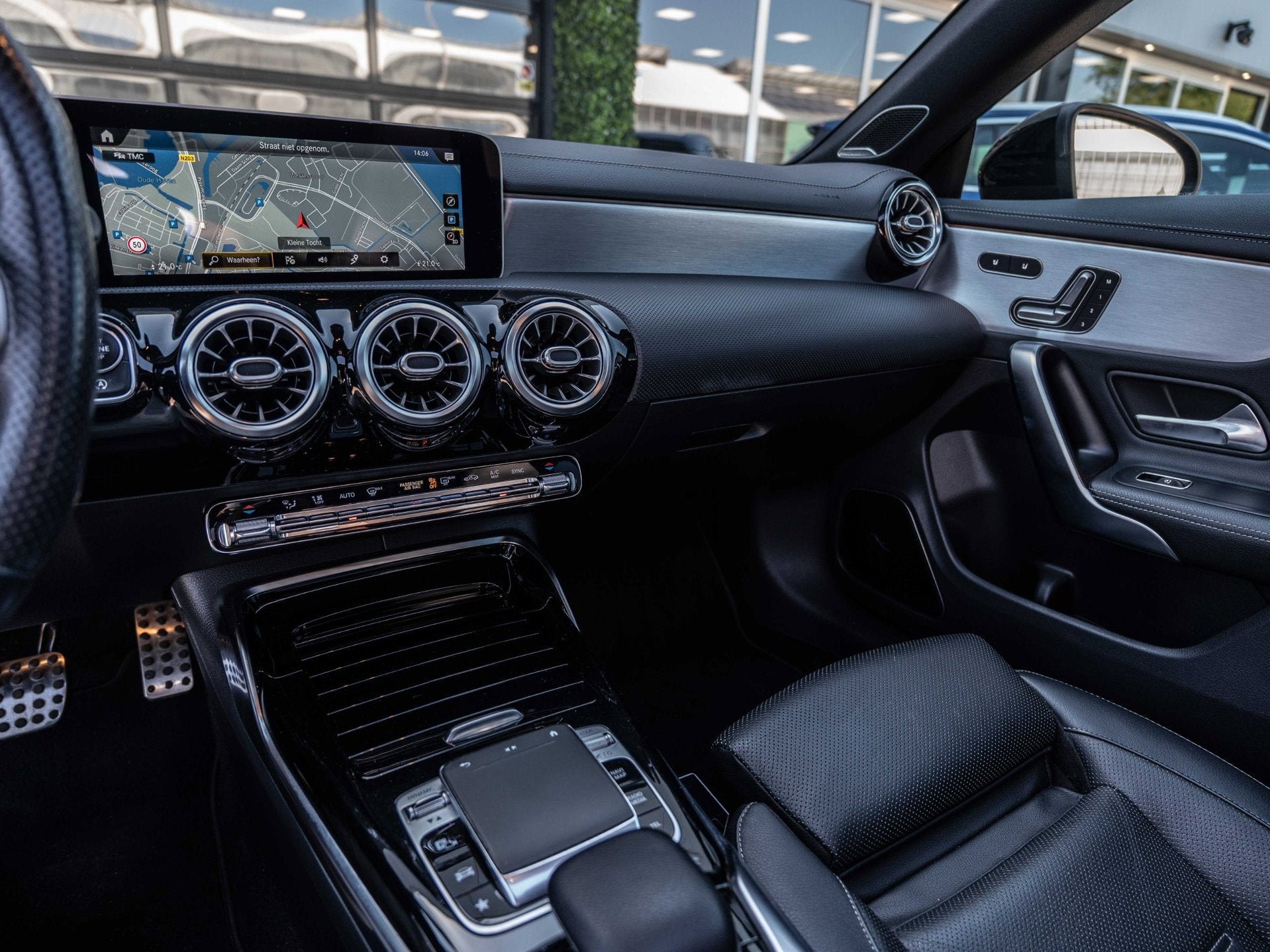 Mercedes-Benz CLA-klasse Shooting Brake AMG 35 4MATIC Premiu, Auto's, CLA, Met garantie (alle), Zwart, Vierwielaandrijving