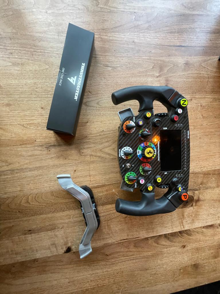 T300 base + t300 ferrari alcantare wheel + sf1000 f1 wheel, Racestuur, Gebruikt, Verzenden, Force feedback