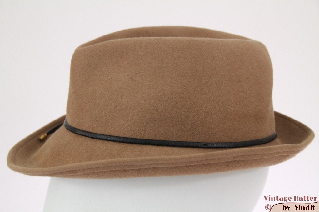 Vintage Dames gleufhoed beige 55 = S tot XS gratis verzenden, Kleding | Dames, Ophalen of Verzenden, Gedragen, 55 cm (S, 6⅞ inch) of minder
