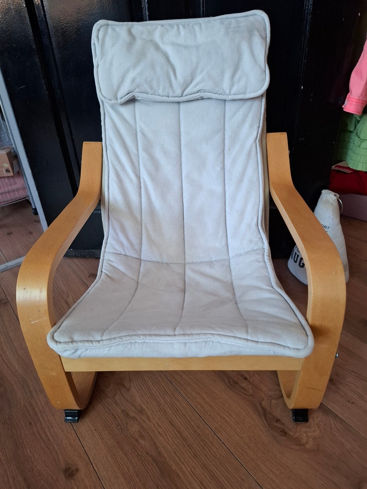 Comfortabele schommelstoel met licht houten frame ikea, Huis en Inrichting, Stoelen, Ophalen, Gebruikt, Overige kleuren, Modern, Scandinavisch