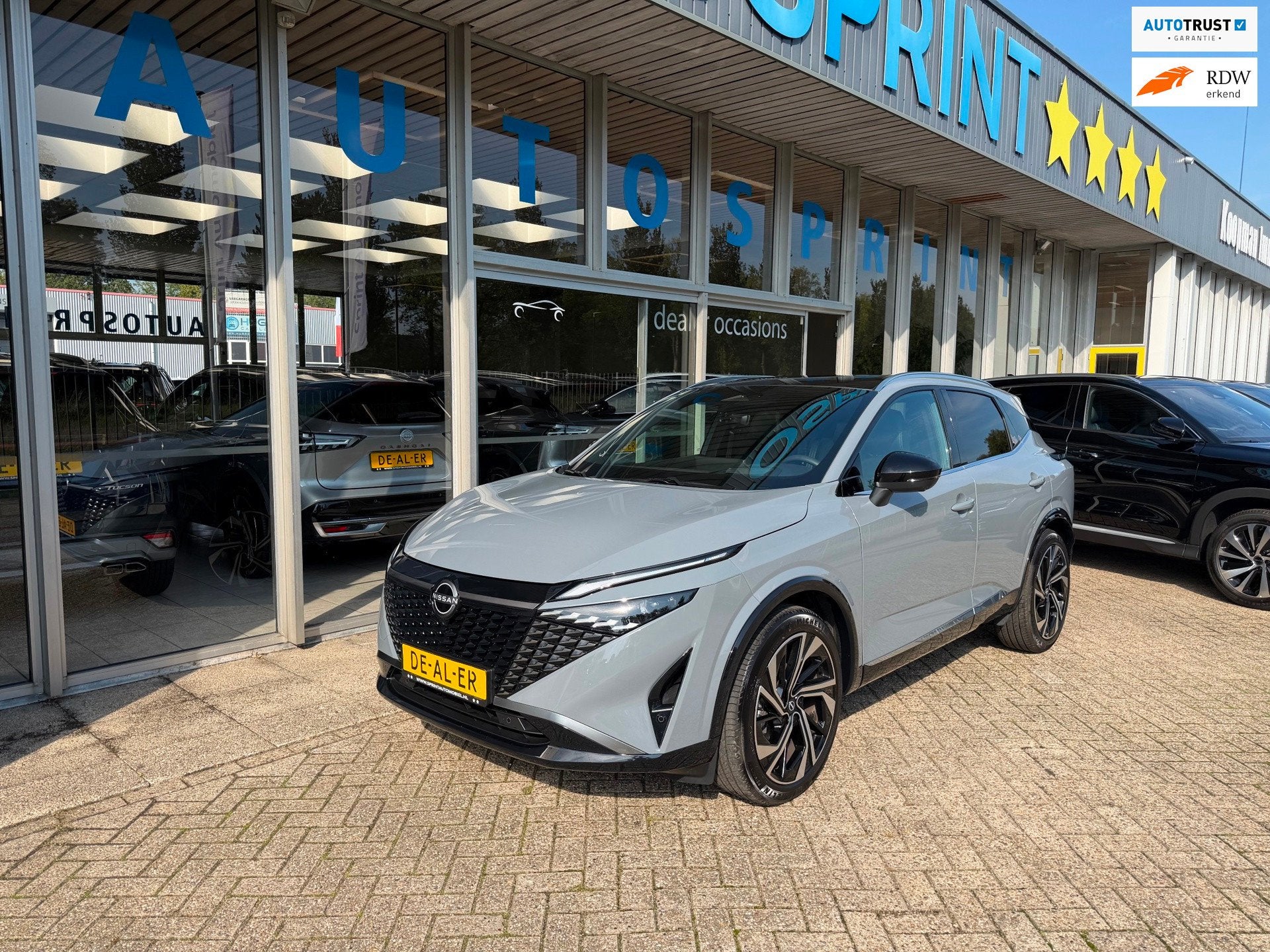 Nissan Qashqai 1.3 MHEV Xtronic Tekna Plus 158PK /PANORAMADA, Auto's, Gebruikt, Zwart, 4 cilinders, Bedrijf