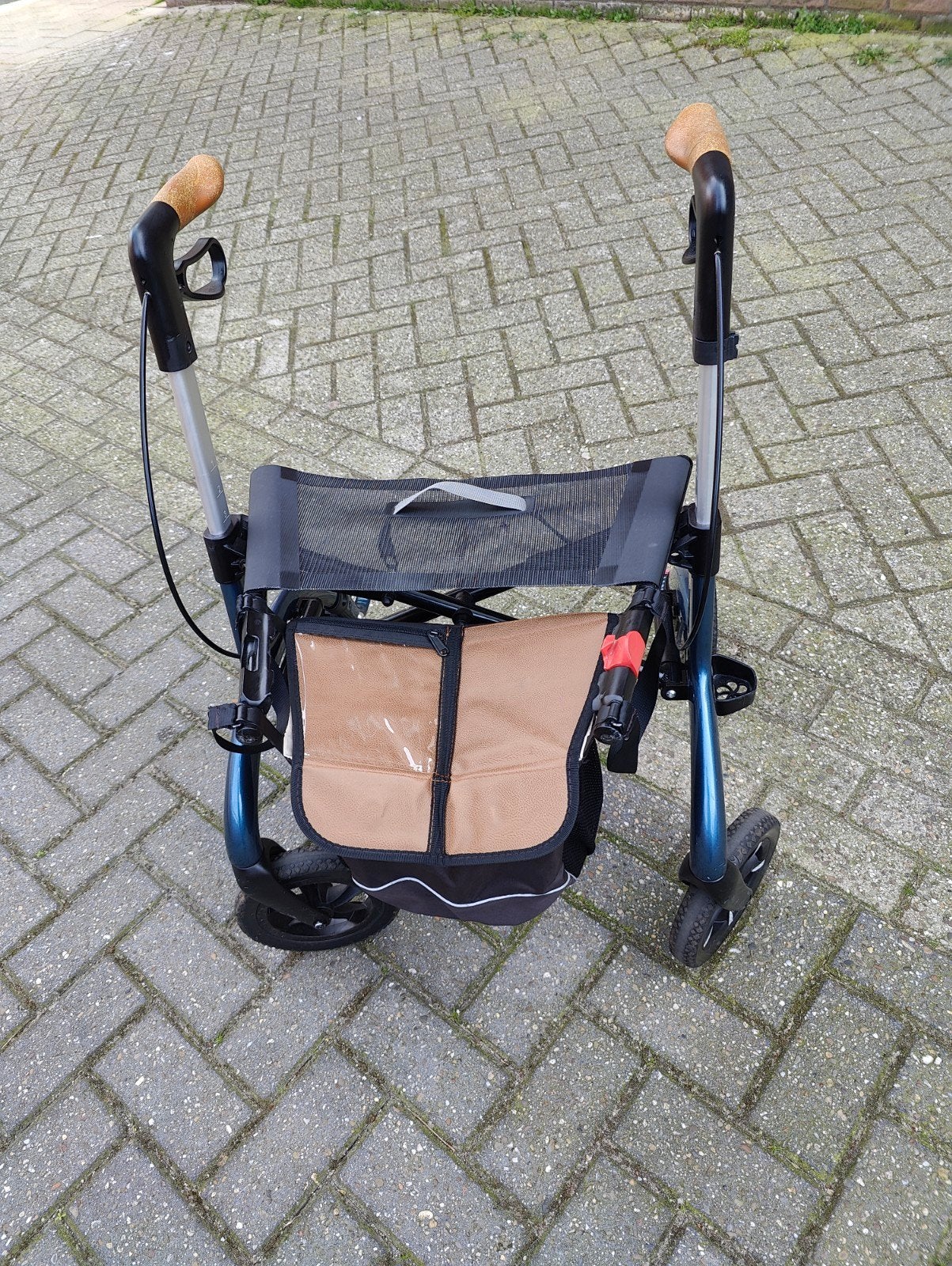 Saljol rollator van carbon lichtgewicht, Diversen, Rollators, Ophalen of Verzenden, Lichtgewicht, Zo goed als nieuw