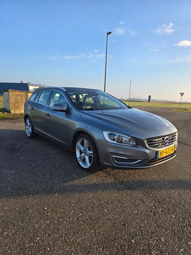 Volvo V60 D3, Auto's, Zwart, 4 cilinders, Stationwagon, Diesel