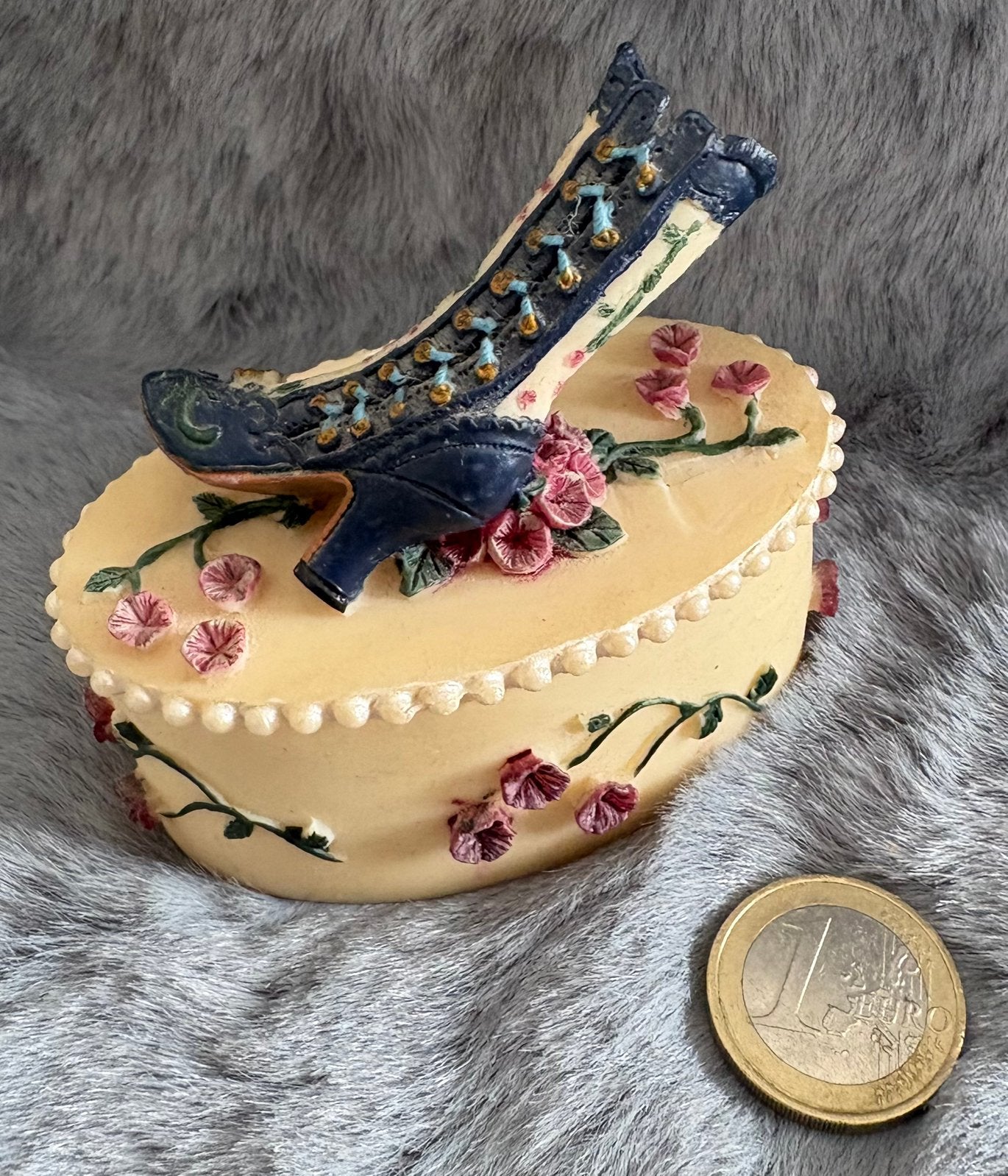 Victoriaans snuisterijendoosje met een schoentje, Verzamelen, Overige Verzamelen, Ophalen of Verzenden, Zo goed als nieuw