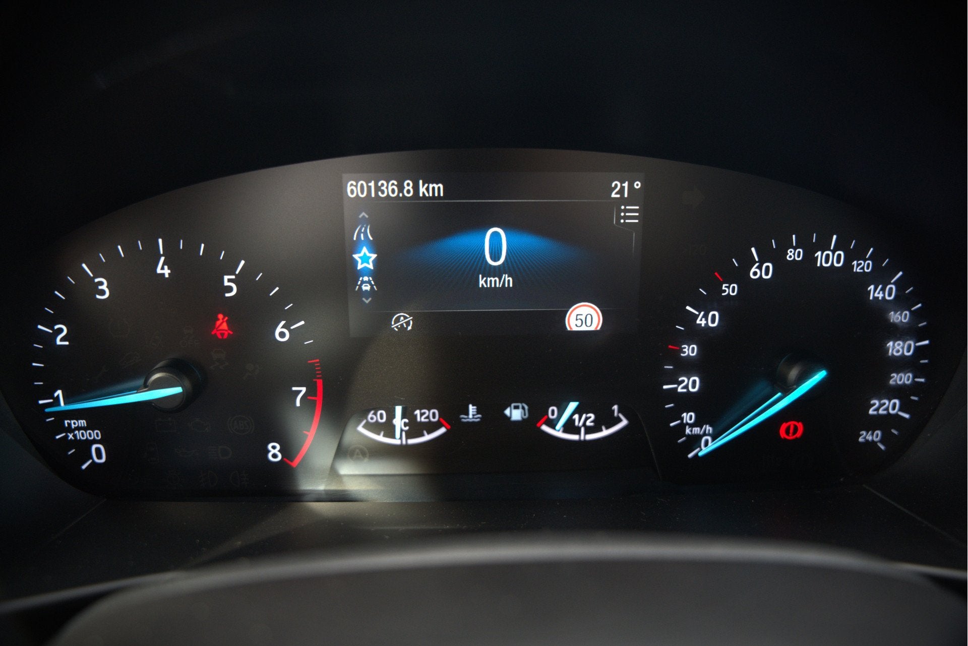 Foto 5 van Ford Focus 1.0 EcoBoost ST Line Business | Panoramadak | Ban