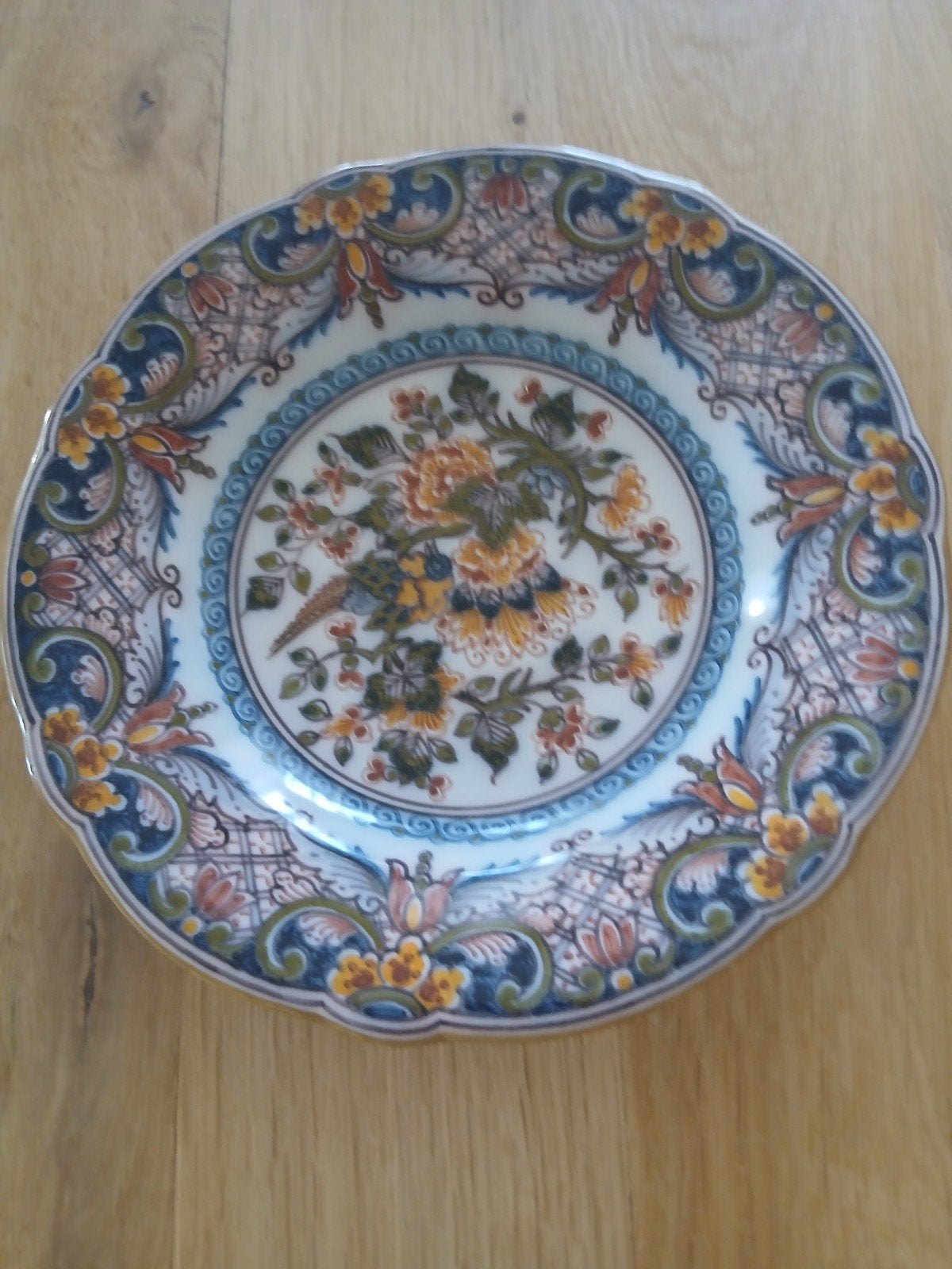 Decoratieve borden set: rond en zeshoekig makkumer aardewerk, Antiek en Kunst, Ophalen