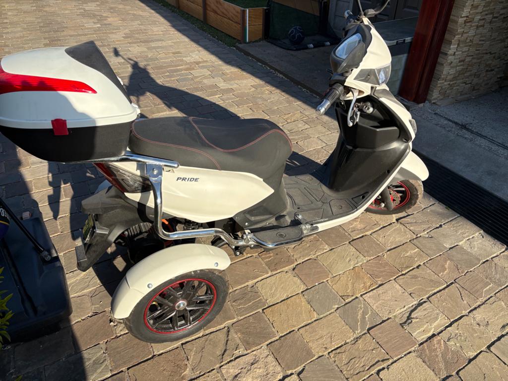 Nopponia scooter, Fietsen en Brommers, Snorfietsen en Snorscooters, Zo goed als nieuw, Ophalen