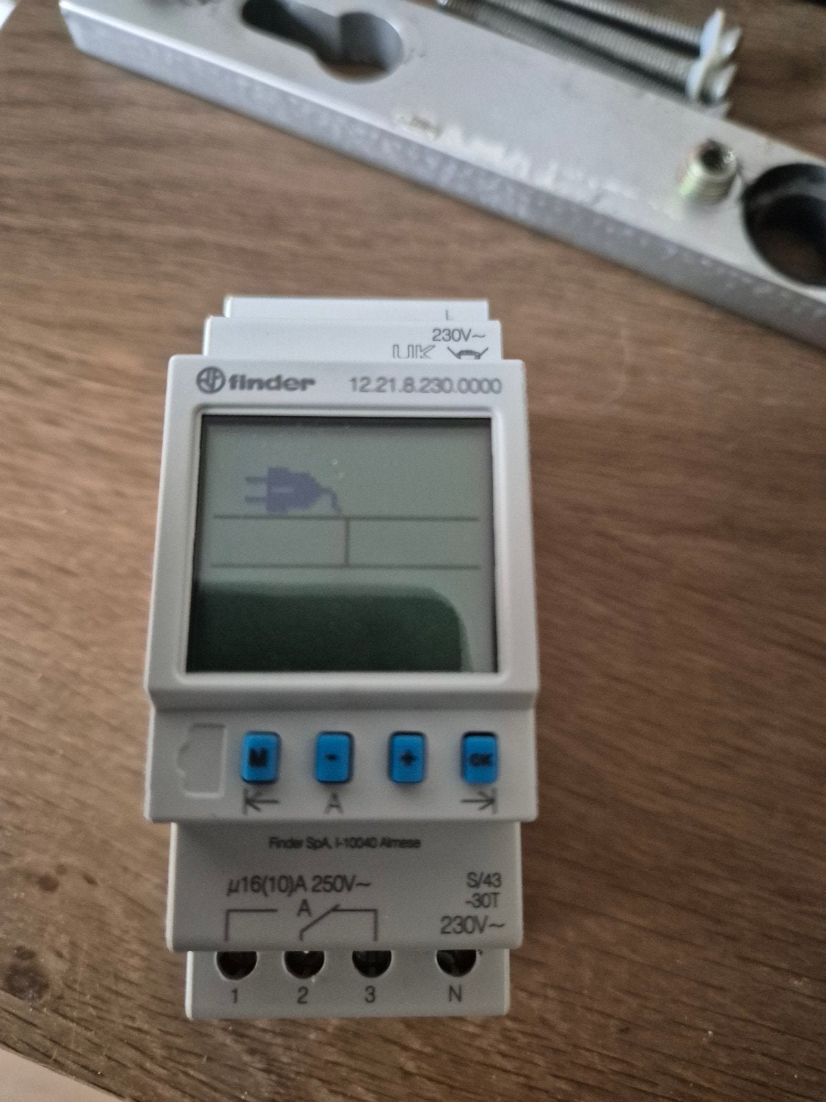Finder 12 Digitale schakelklok voor dinrail 12.21.8.230.0, Doe-het-zelf en Verbouw, Elektra en Kabels, Verzenden, Zo goed als nieuw