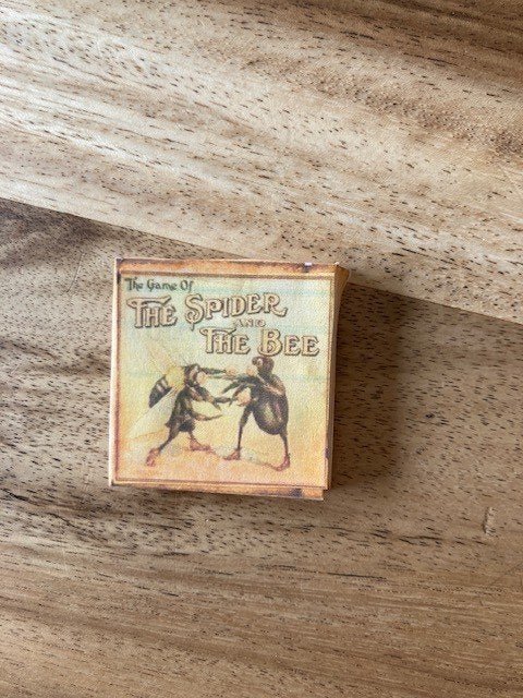 Gezelschapsspel Spider and the Bee, Verzamelen, Ophalen of Verzenden, Zo goed als nieuw, Poppenhuis