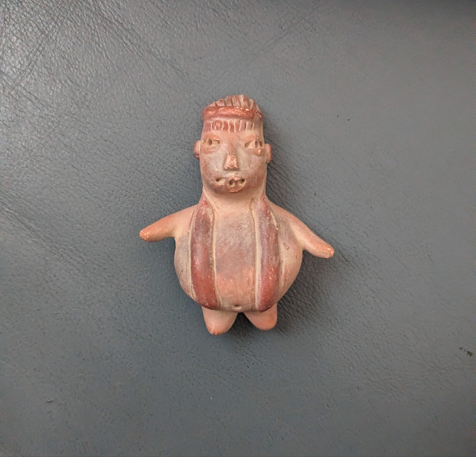 Pregnant woman figurine from Mexico., Handgemaakt, Ophalen of Verzenden, Beeld, Bruin