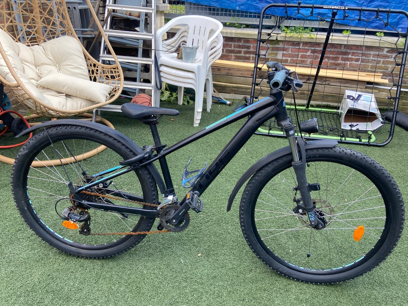 Stoere zwarte mountainbike met spatborden en verlichting, Fietsen en Brommers, Fietsen | Mountainbikes en ATB, Gebruikt, Hardtail