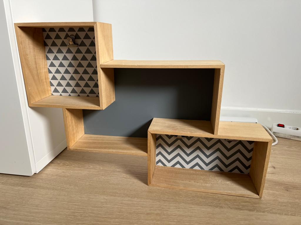 Houten wandplank met speels design, Ophalen of Verzenden, Zo goed als nieuw