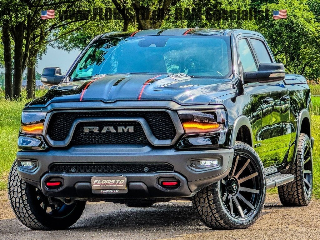 DODGE RAM 1500 5.7L HEMI V8 4X4 401PK*REBEL*BLACK-OPPS*DIK!!, Auto's, Automaat, Met garantie (alle), Zwart, Leder