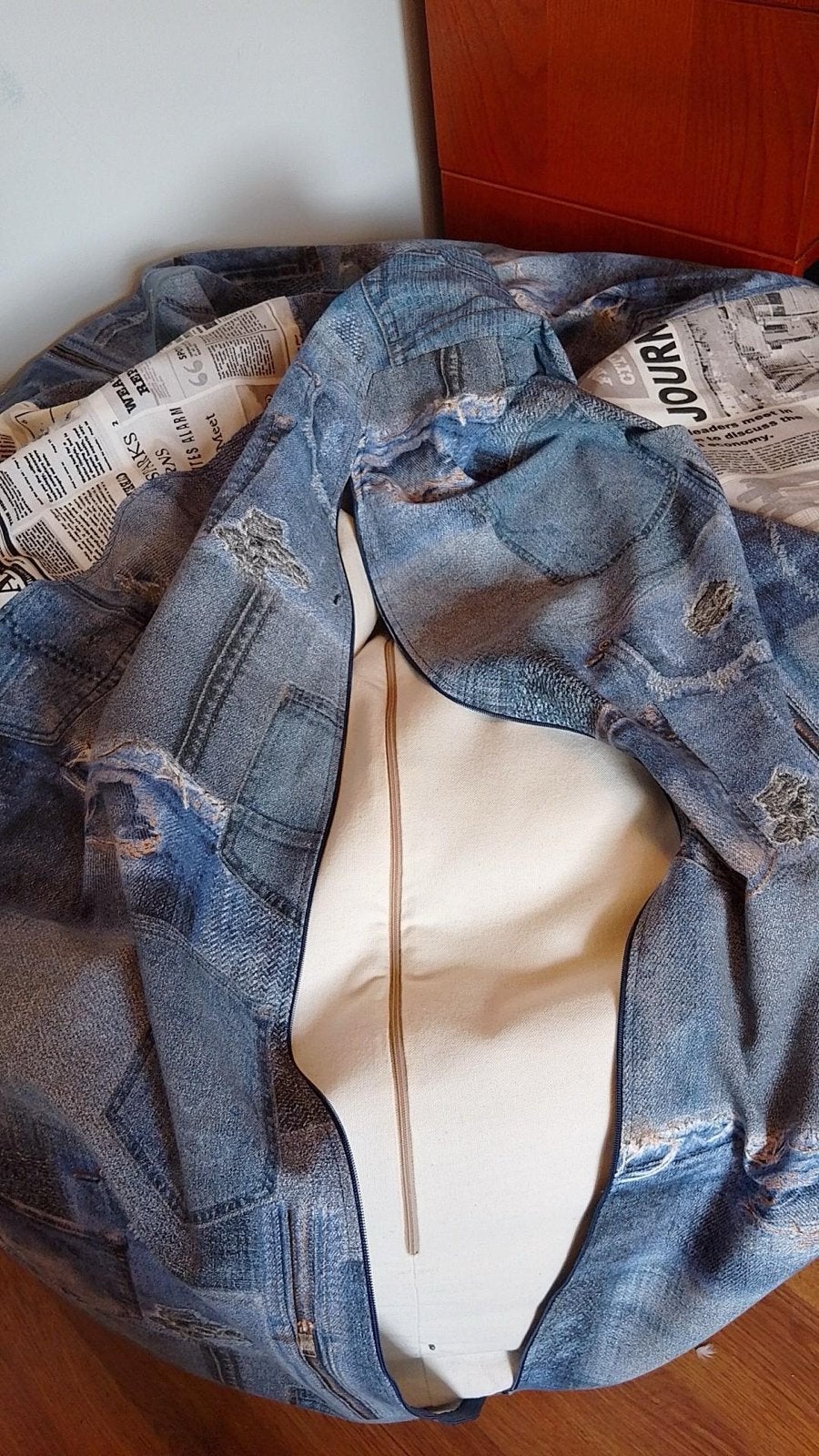 Zitzak met jeans opdruk en krantenprint, Ophalen, Gebruikt, Blauw, Zitzak
