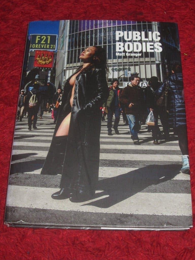 Naaktfotografie op straat - Public Bodies., Boeken, Ophalen of Verzenden, Gelezen, Fotografen