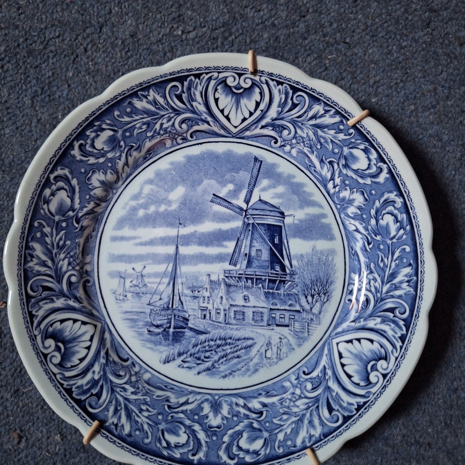 Delfts Blauw Boch Wandbord met Molen en Zeilschip, Ophalen of Verzenden