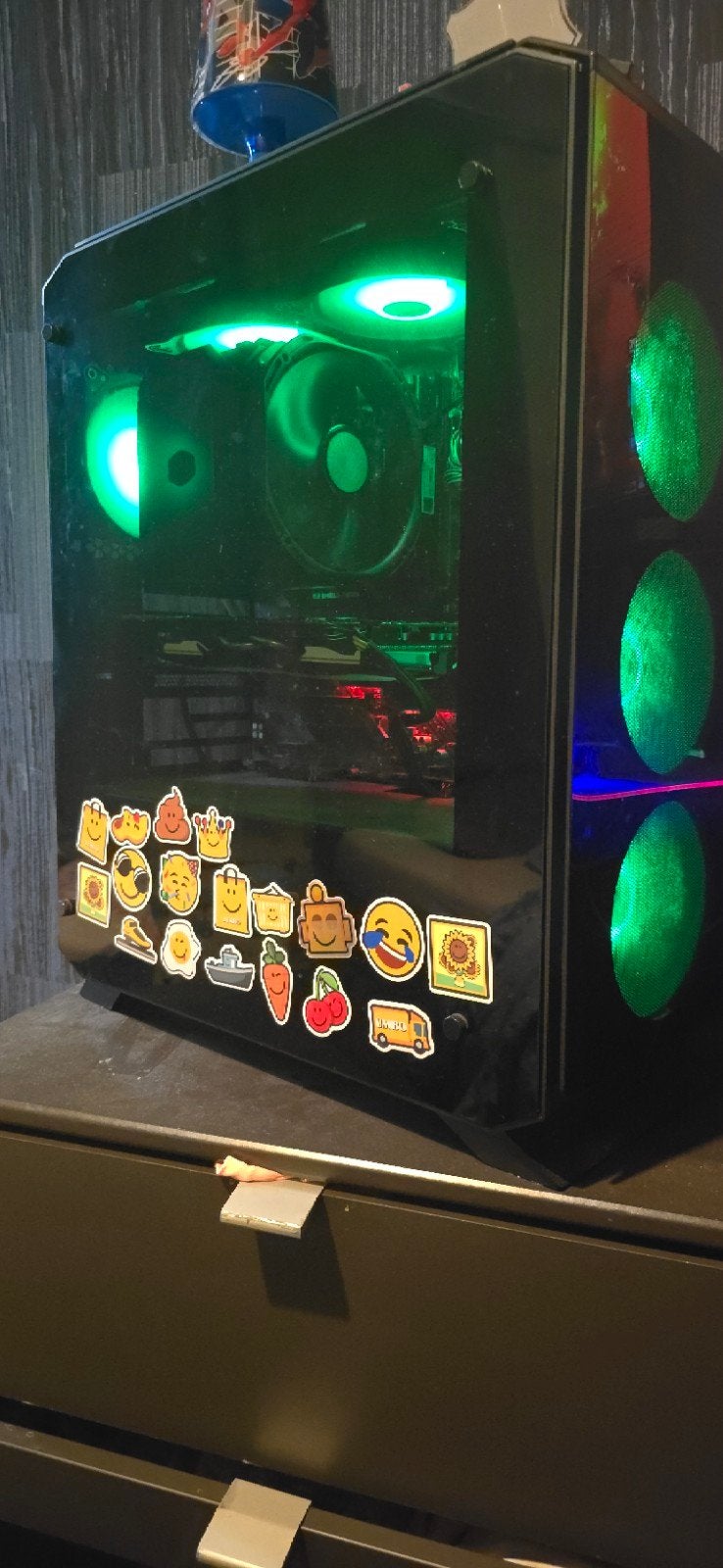 Gaming PC met Intel i7-10700KF, 24GB RAM, GTX 1070, Gebruikt, Onbekend, Ophalen of Verzenden, 238 GB