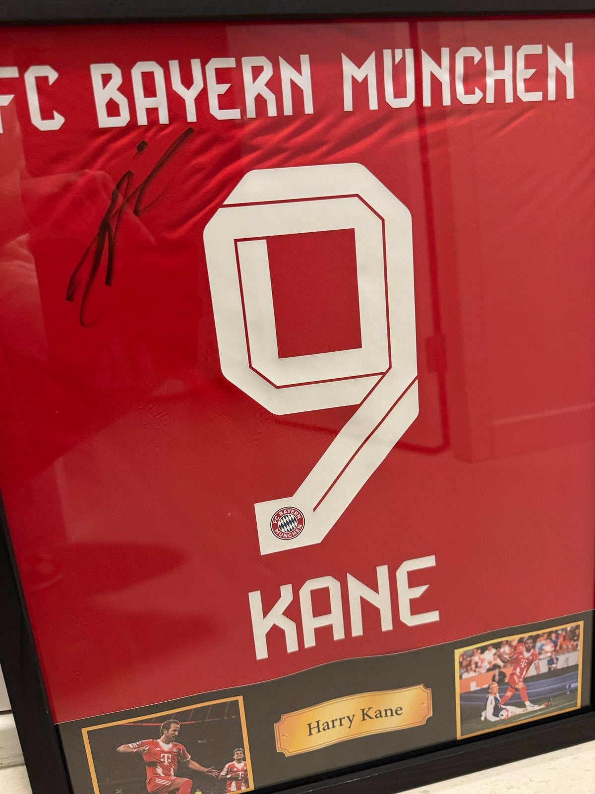 Ingelijst gesigneerd shirt Harry Kane FC Bayern München, Verzamelen, Sportartikelen en Voetbal, Nieuw, Overige typen, Buitenlandse clubs