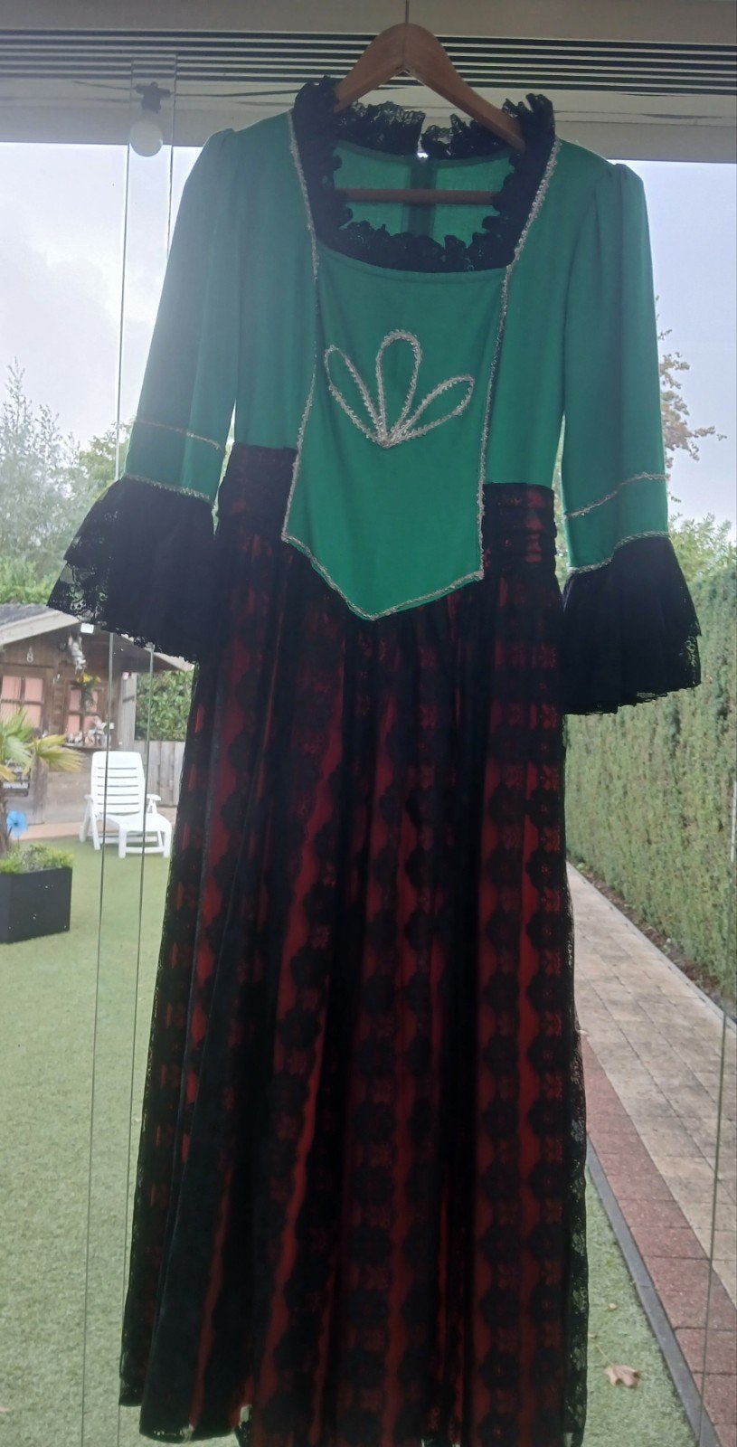 Historisch/ middeleeuwse jurk -zwart/groen/rood, Ophalen of Verzenden, Gedragen, Carnaval, Kleding