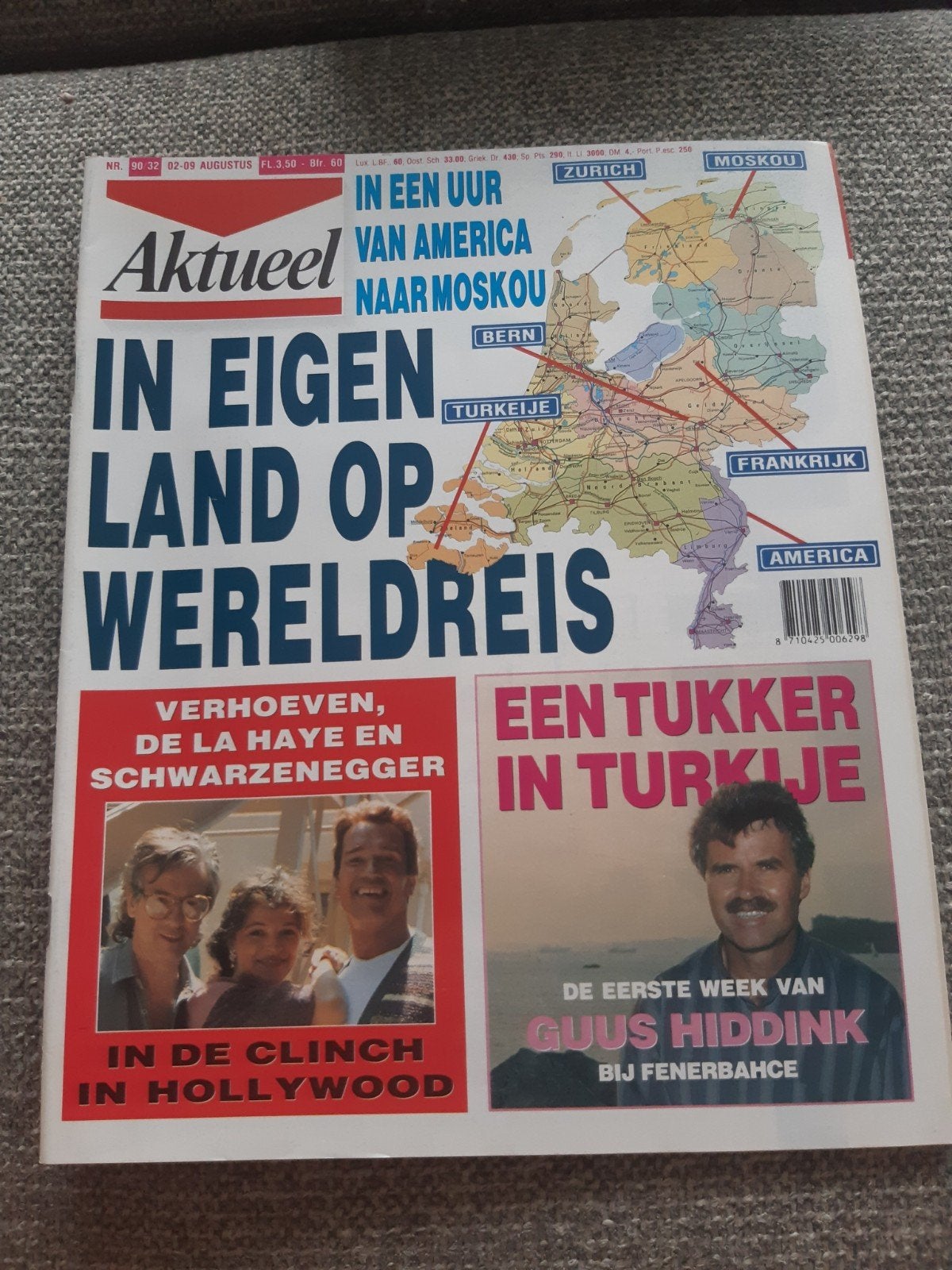32.Aktueel 1990. Guus Hiddink. Arnold Schwarzenegger. Paul V, Verzenden, 1980 tot heden, Tijdschrift